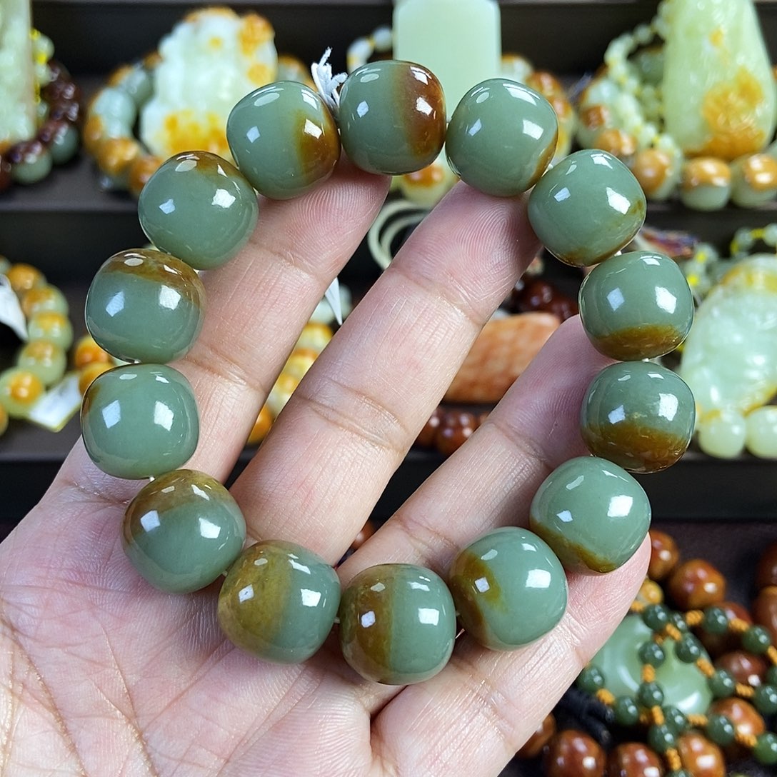 透闪石质玉未镶嵌手串