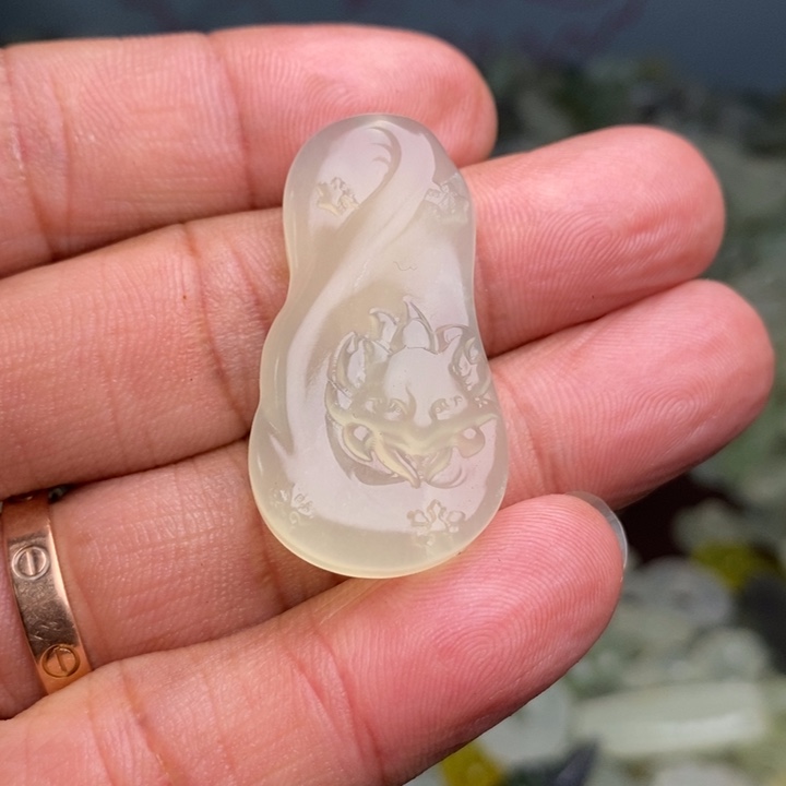 蛇纹石玉颈饰合金153