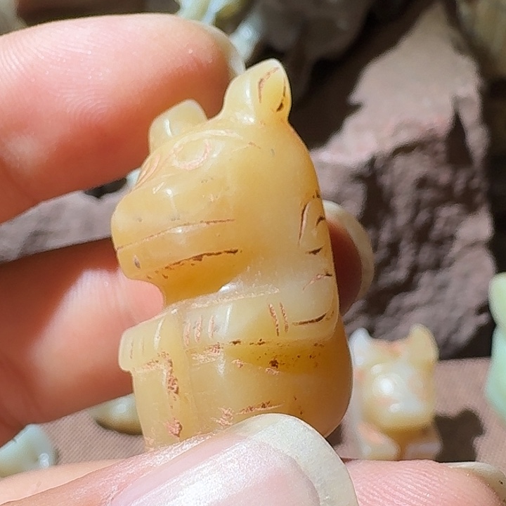 静***）和田玉（糖玉）未镶嵌颈饰