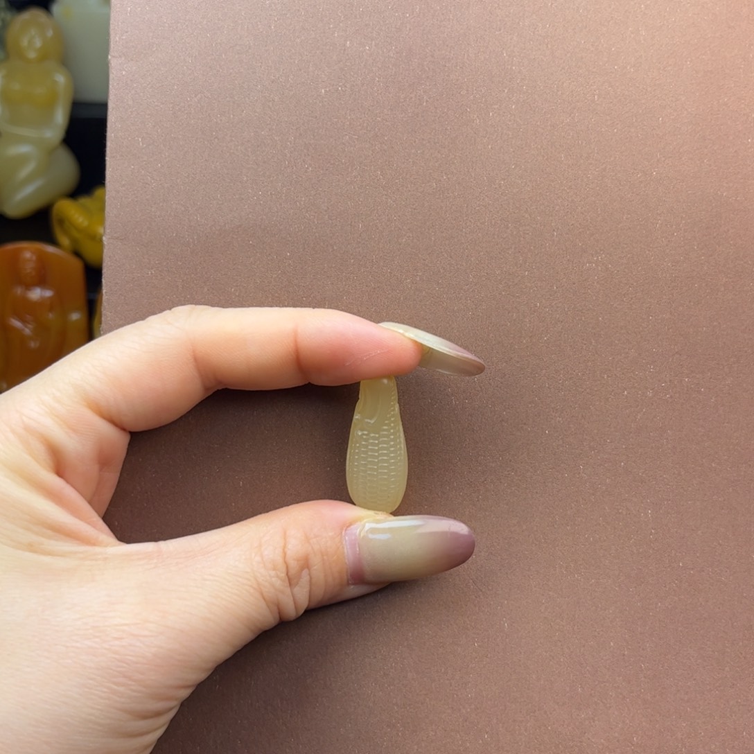 姜***叔石英质玉未镶嵌黄蜡石手串