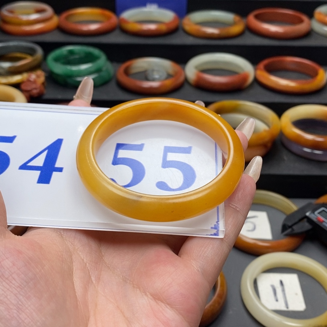 石英质玉（黄龙玉）手镯微瑕未镶嵌那***海