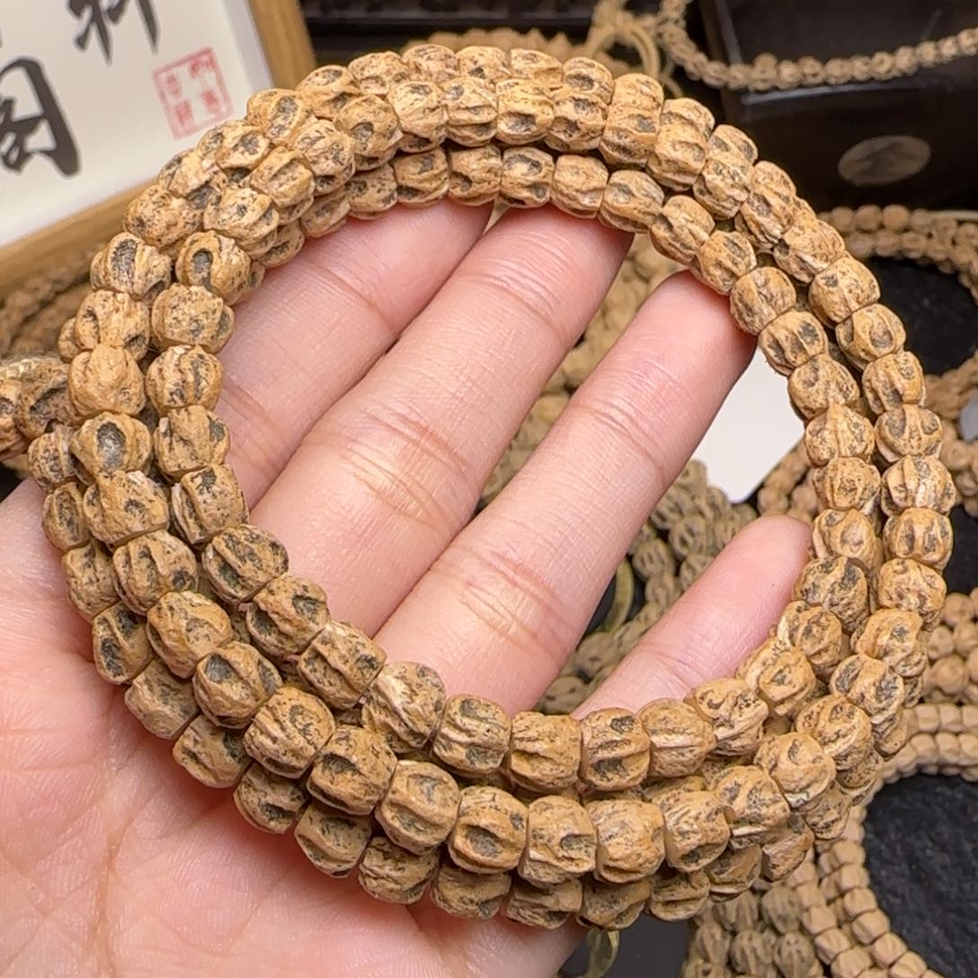 柏香籽/百香籽吊坠家****”