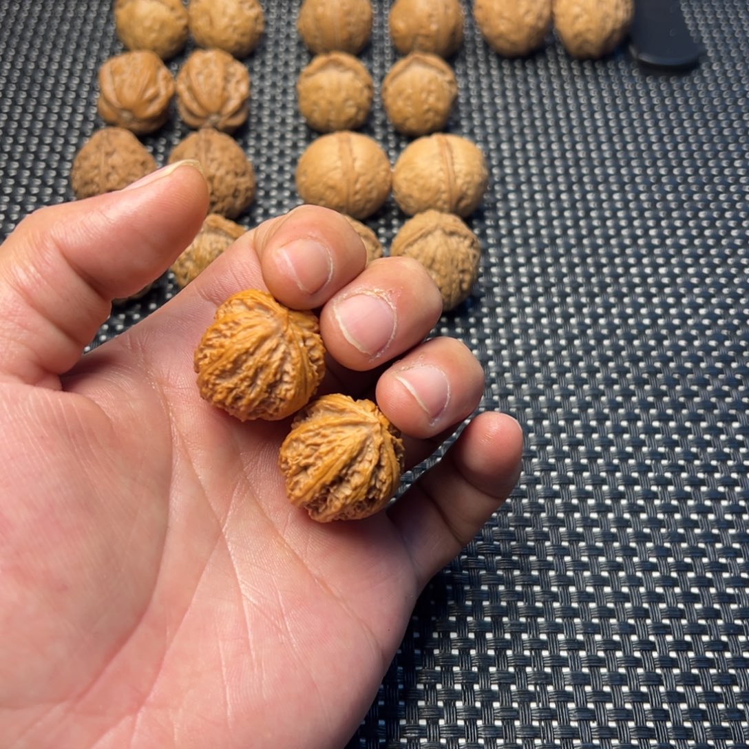 把件文玩核桃蚂蚁纹小八棱