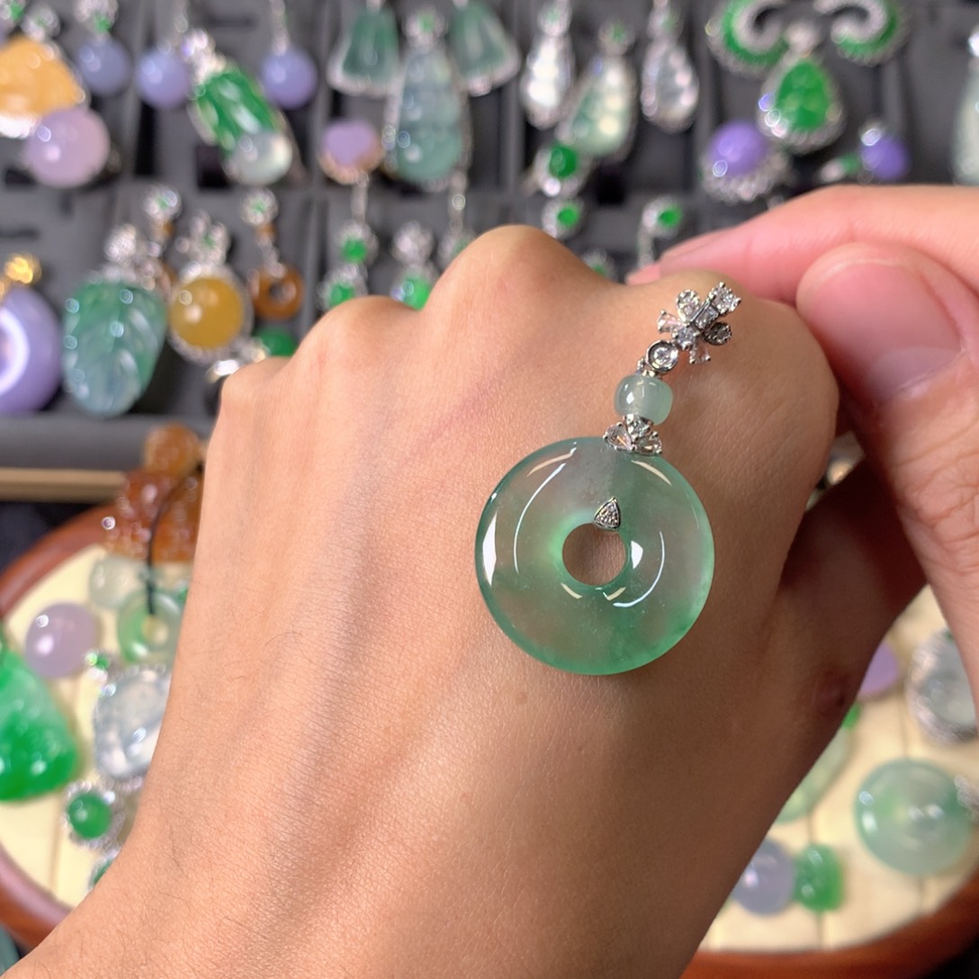 翡翠18K金镶嵌吊坠(不含链)