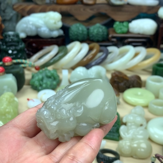 和田玉手把件未镶嵌去****方