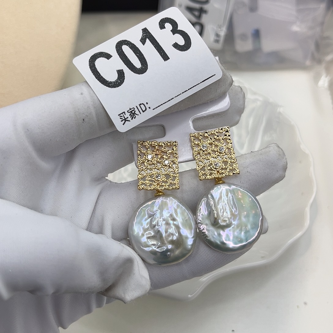 淡水珍珠合金耳饰