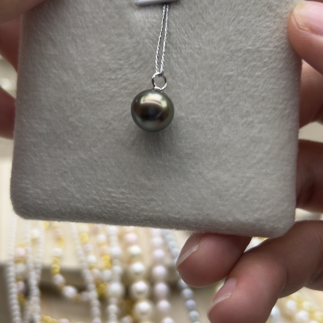 18K金镶嵌吊坠(不含链)海水珍珠9.7mm大溪地吊坠