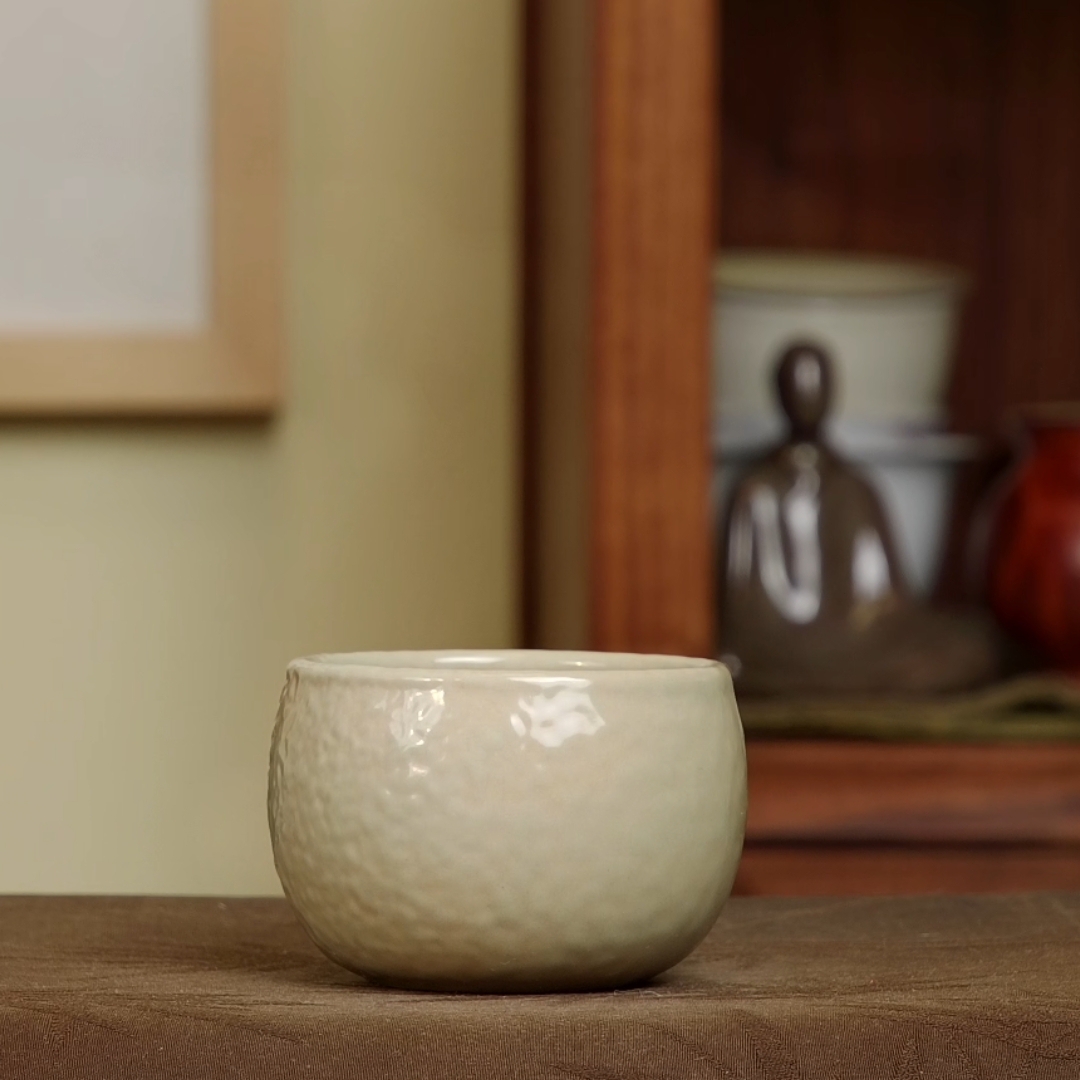 特殊系列米色水波纹圆杯陈卫武龙泉青瓷主人杯单杯简约品茗杯泡