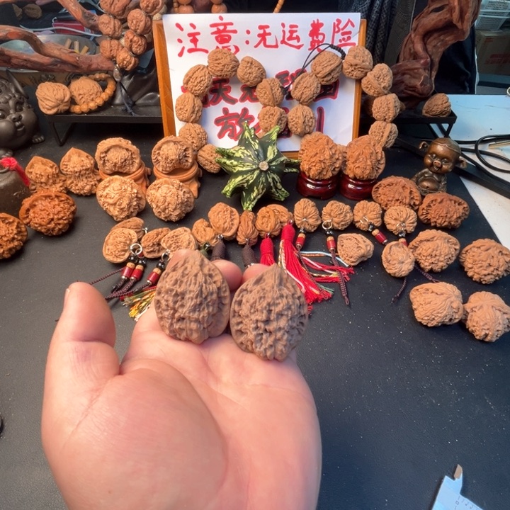 桃核吊坠落地果核桃