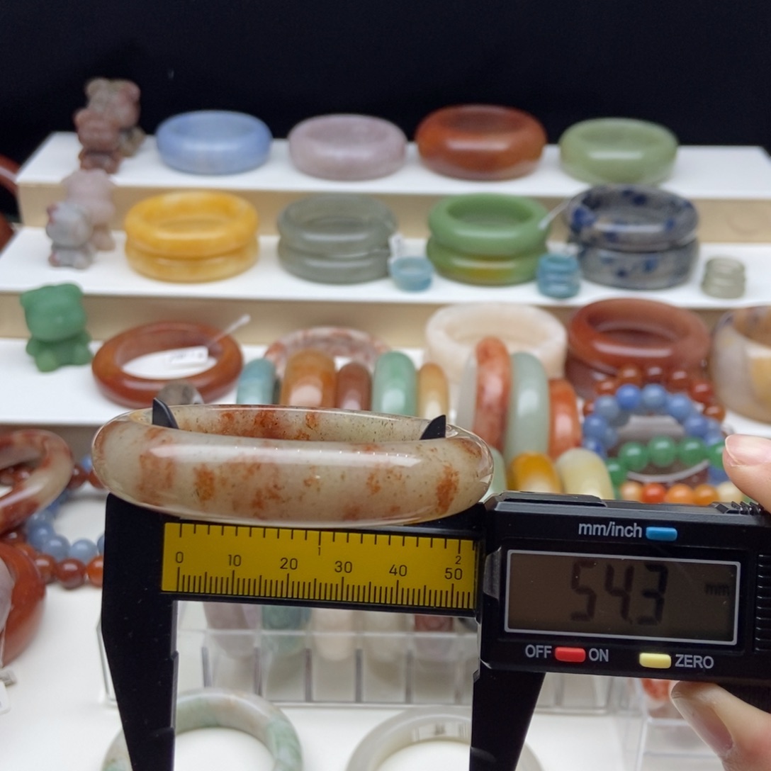 石英质玉手镯未镶嵌