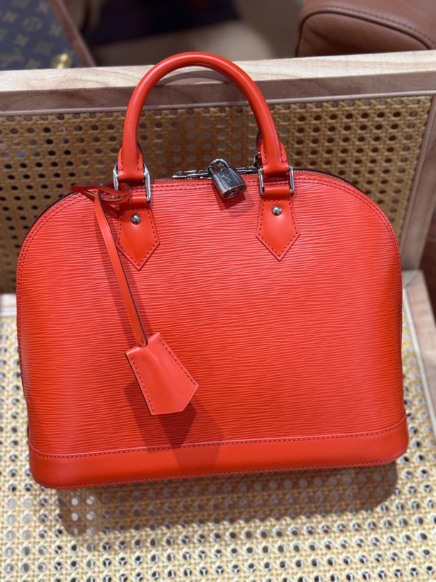 99新 LouisVuitton/路易威登 Lv水波纹贝壳包7980