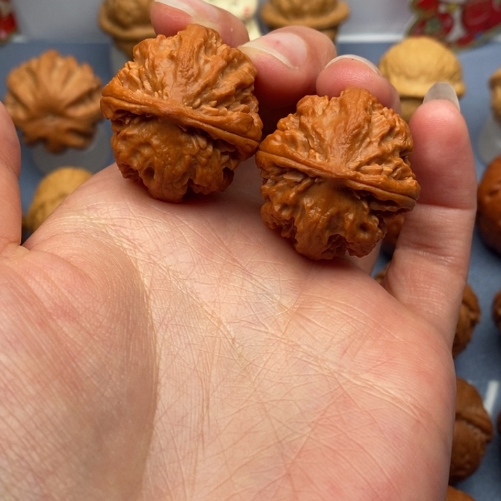 文玩核桃把件肉龙