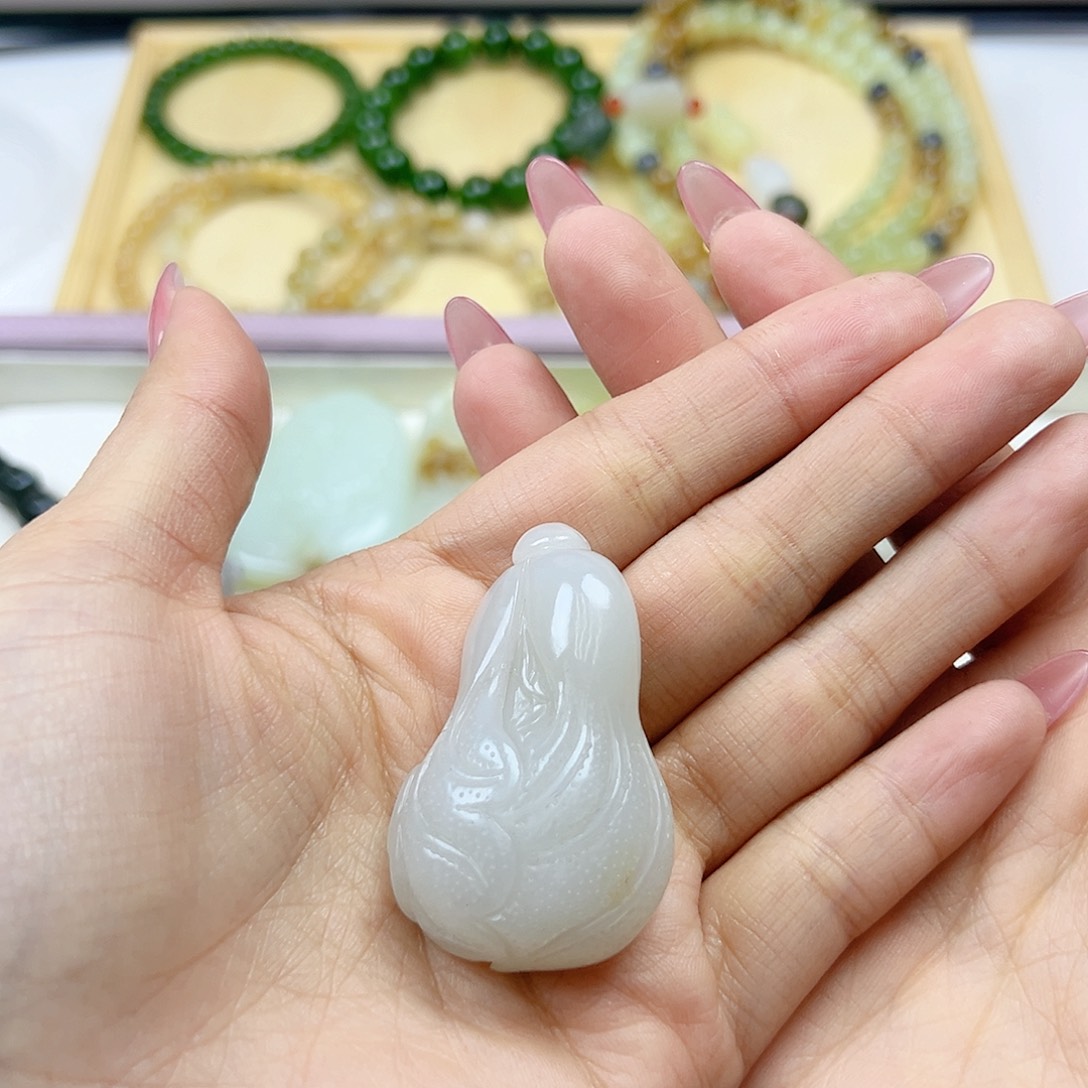 颈饰未镶嵌和田玉