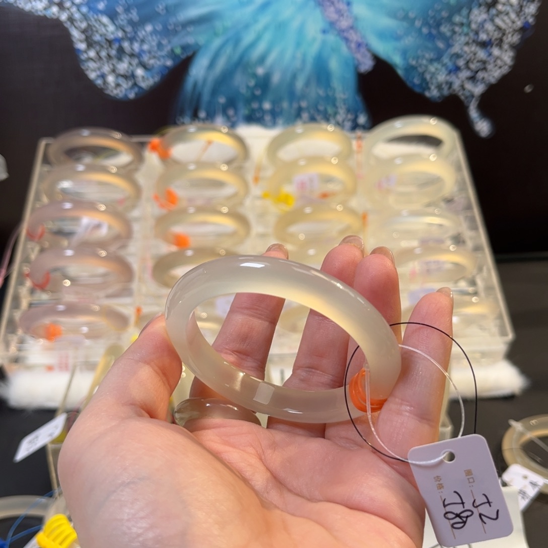 手镯玛瑙/玉髓未镶嵌小*.