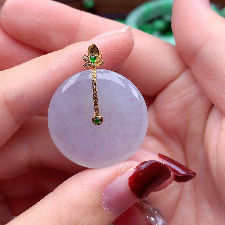 翡翠颈饰18K金镶嵌翡翠