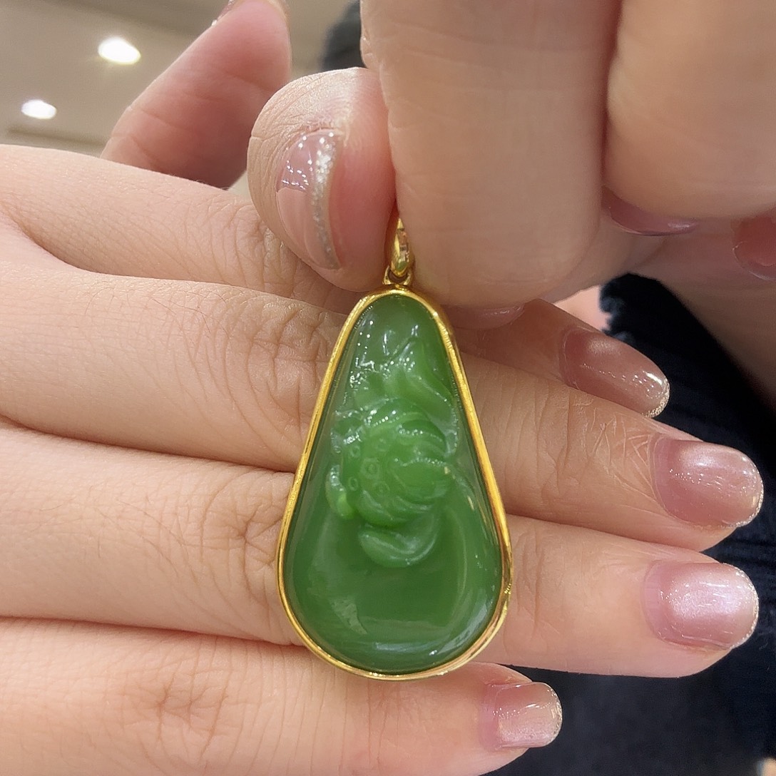 柿****和田玉未镶嵌颈饰