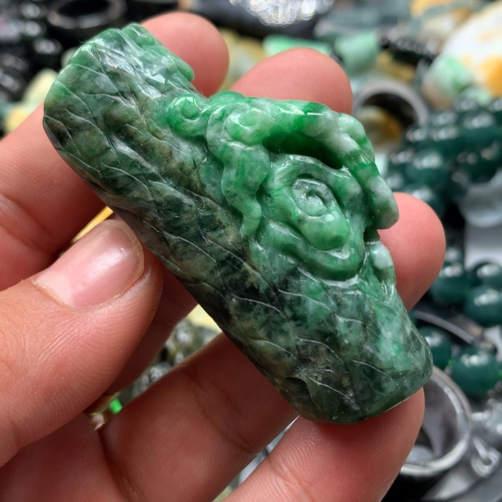 翡翠颈饰未镶嵌保真天然A货翡翠