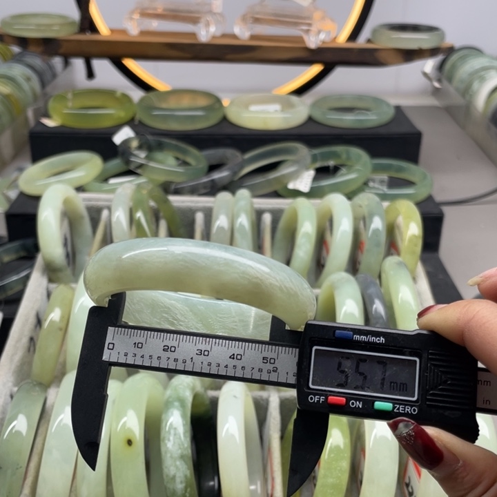 蛇纹石玉手镯未镶嵌209