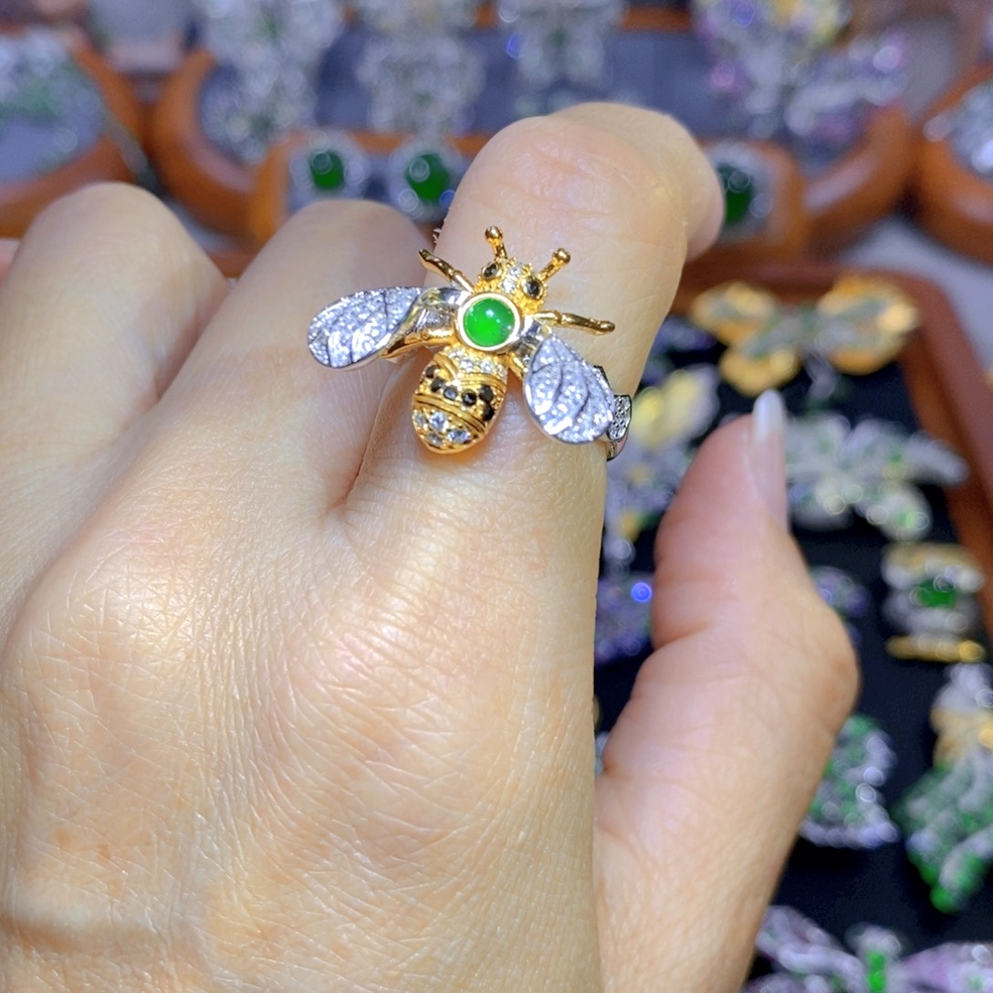 翡翠颈饰银S925镶嵌天然翡翠