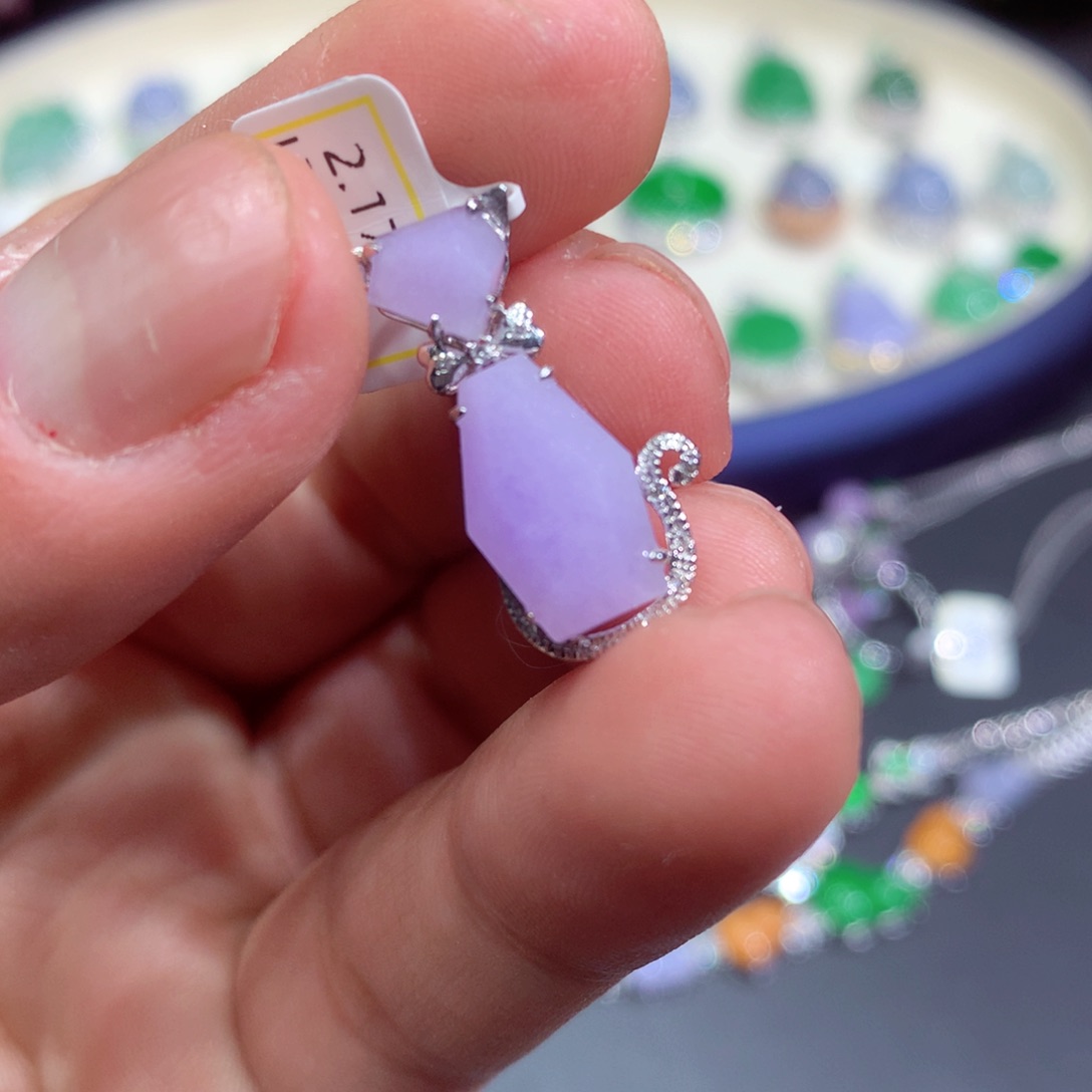 翡翠吊坠(赠链)18K金镶嵌