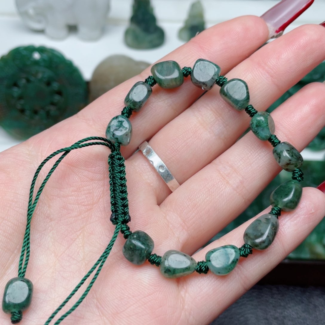 独山玉颈饰未镶嵌