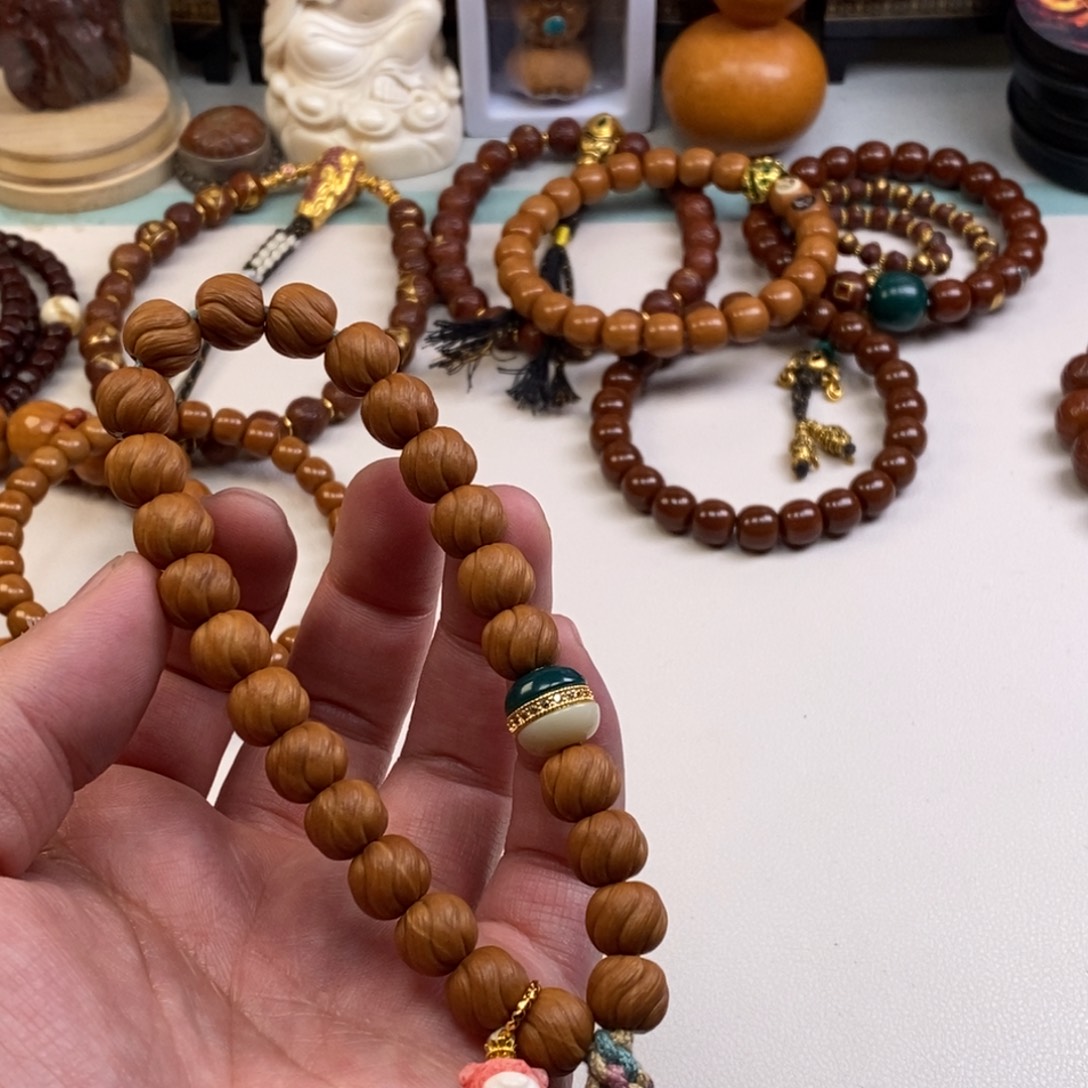 吊坠猴头核桃。。。。。。。。。。。