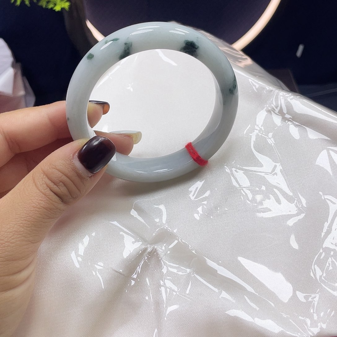 未镶嵌手镯翡翠丽丽