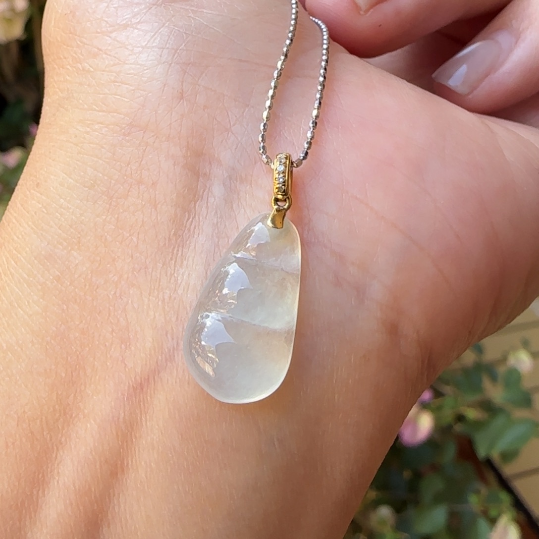 翡翠18K金镶嵌颈饰冰福豆