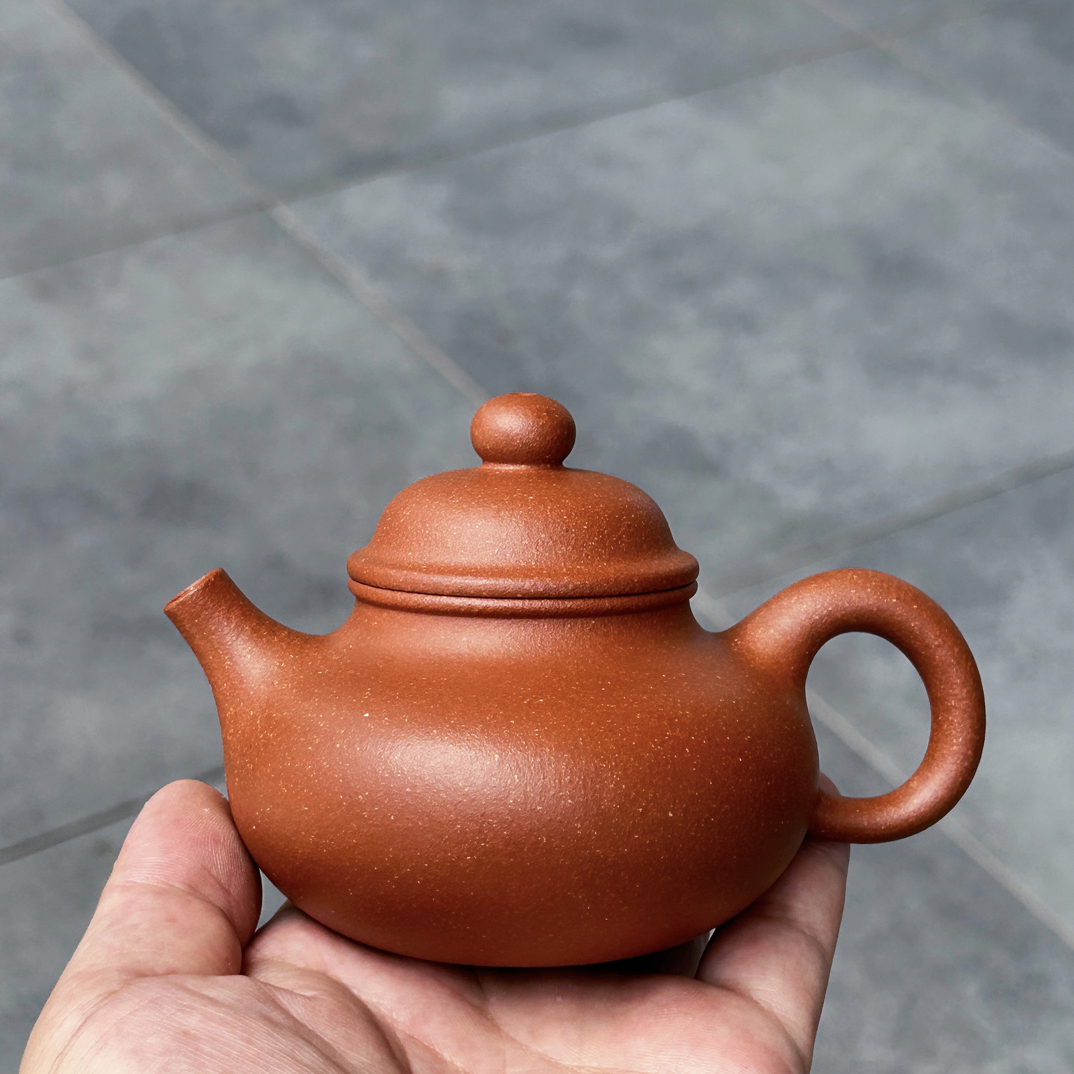 小容天150毫升宝山原矿红降坡半手工