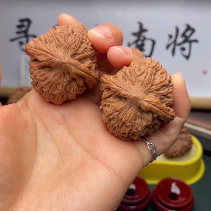 文玩核桃吊坠42尺团子