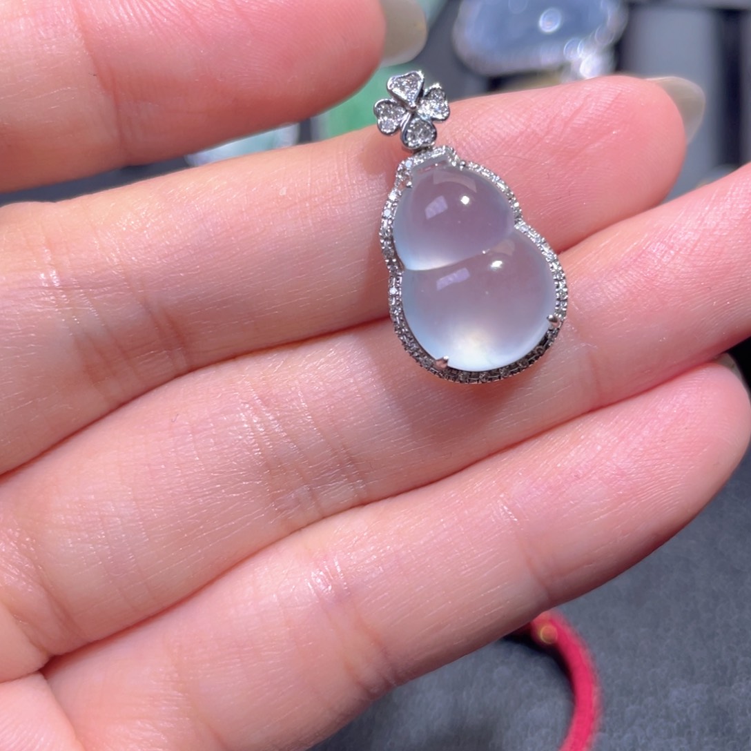 颈饰18K金镶嵌翡翠翡翠