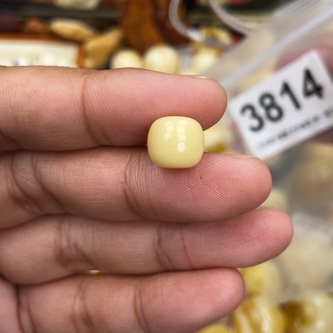 蜜蜡未镶嵌珠宝奇石10.5