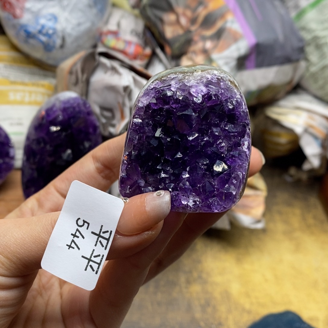 水晶乌拉圭未镶嵌