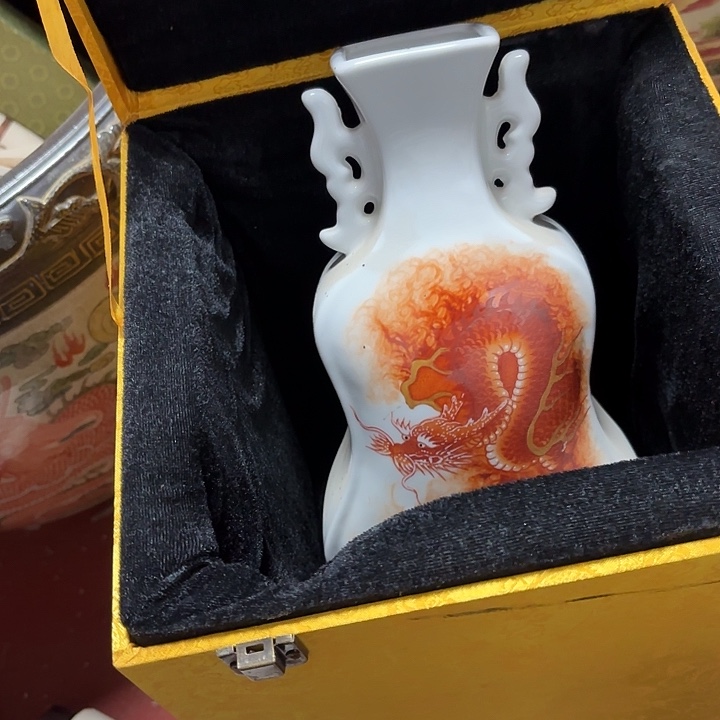 楊***妮摆件陶瓷摆件不固定一件带