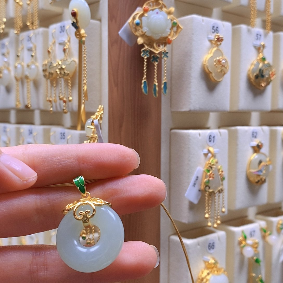 和田玉银S925镶嵌颈饰