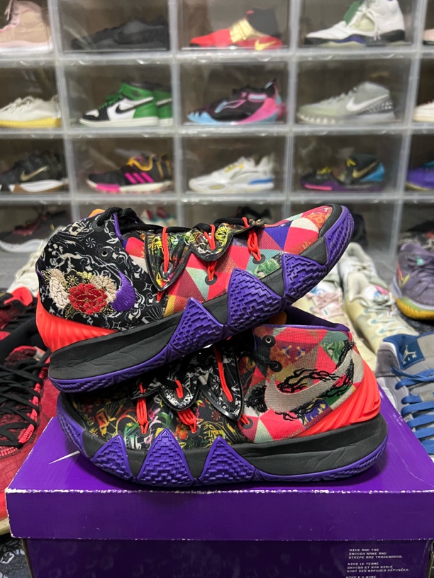 41码/欧文s2新年篮球鞋/二手正品9新/左脚鞋帮磨损