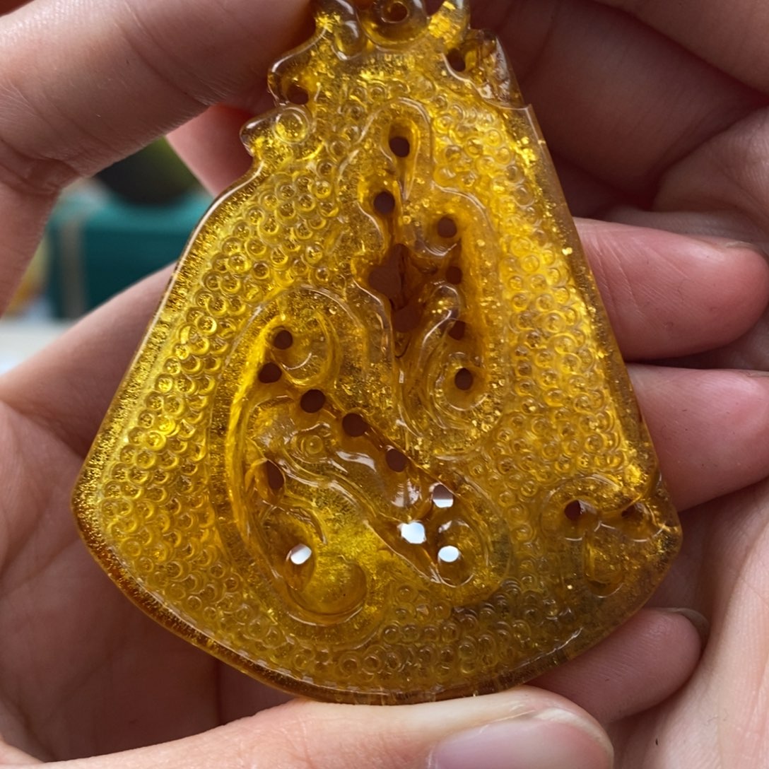 琥珀珠宝奇石未镶嵌