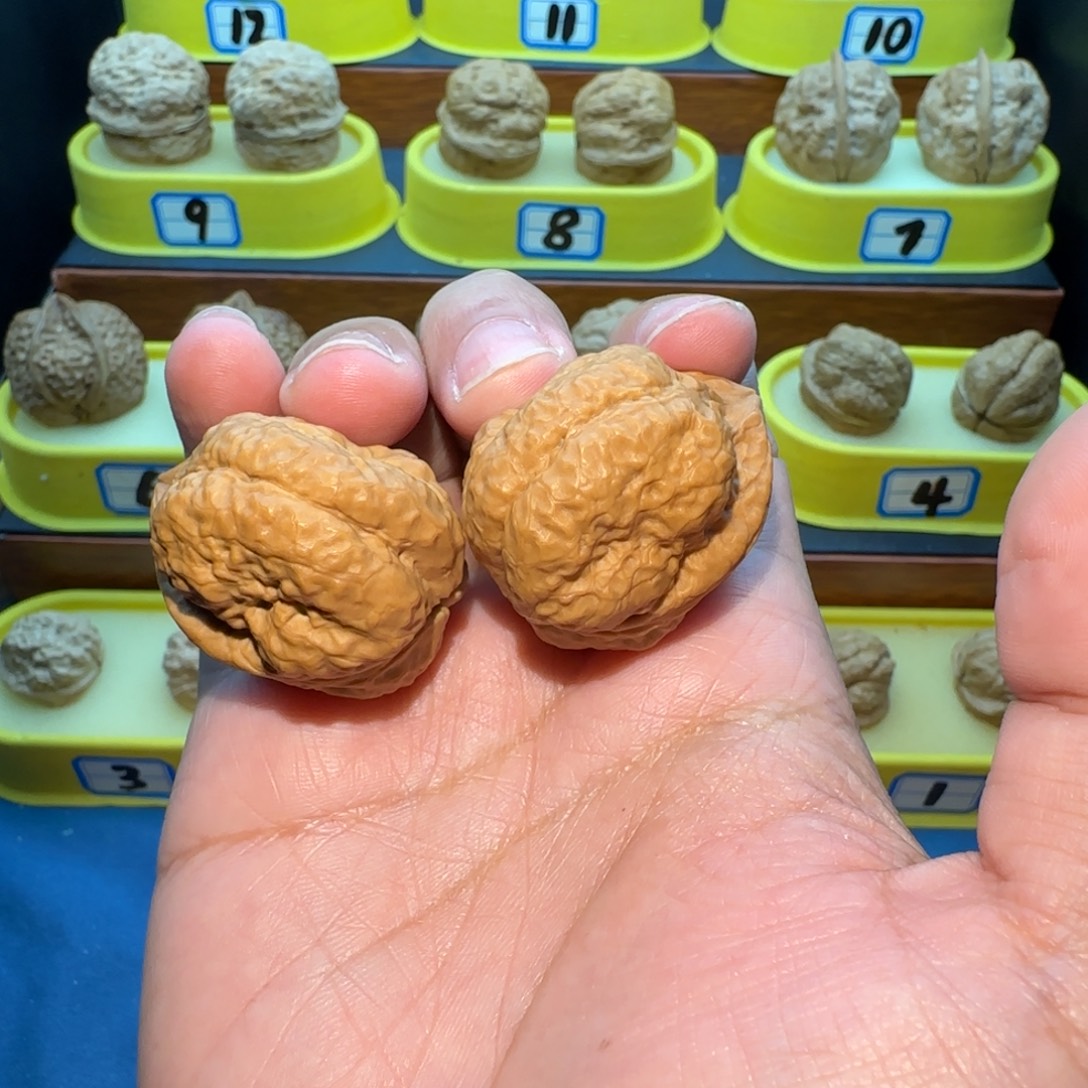 風***言桃核把件大羊头蟾