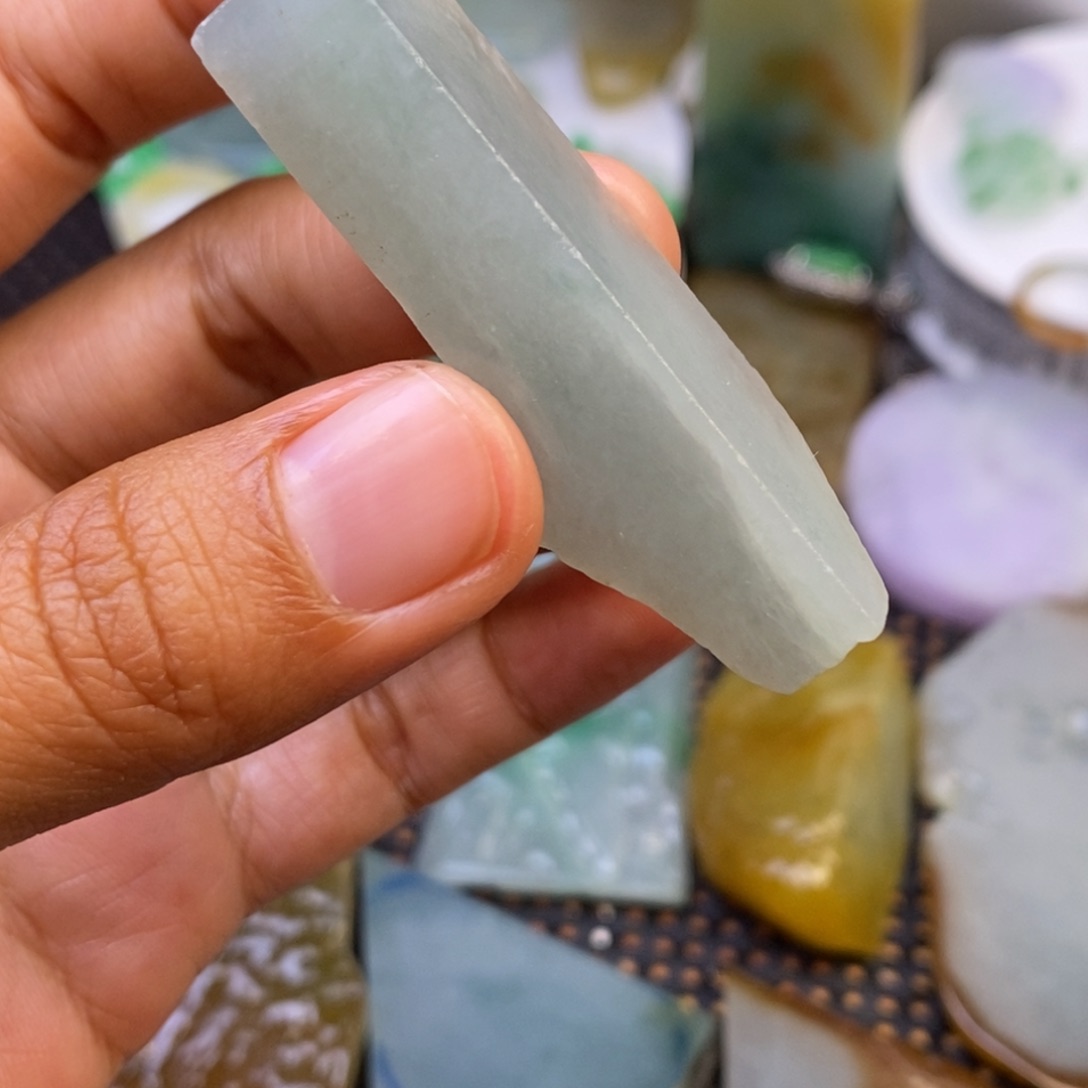 翡翠颈饰未镶嵌翡翠