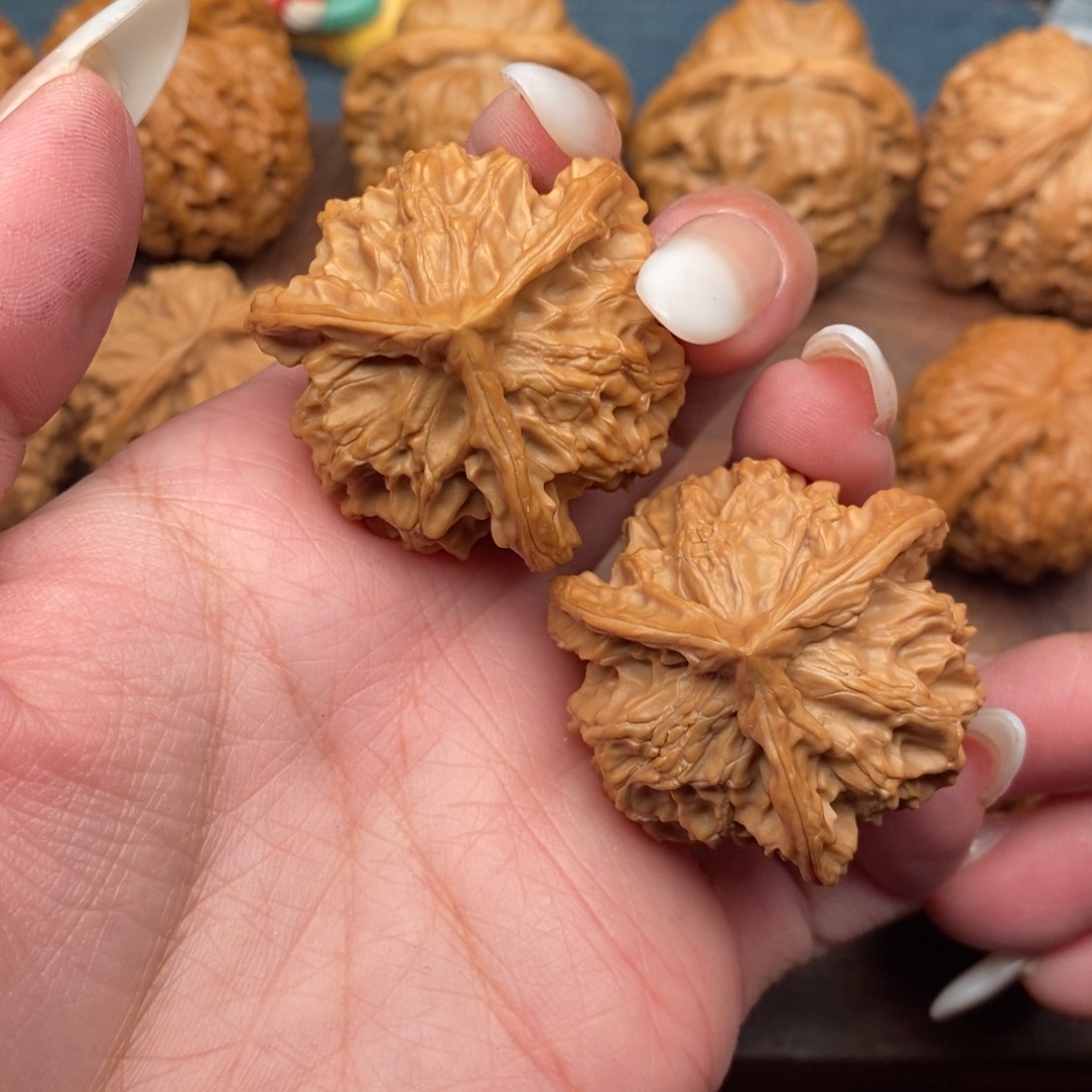 文玩核桃把件D***a全品，正奔38