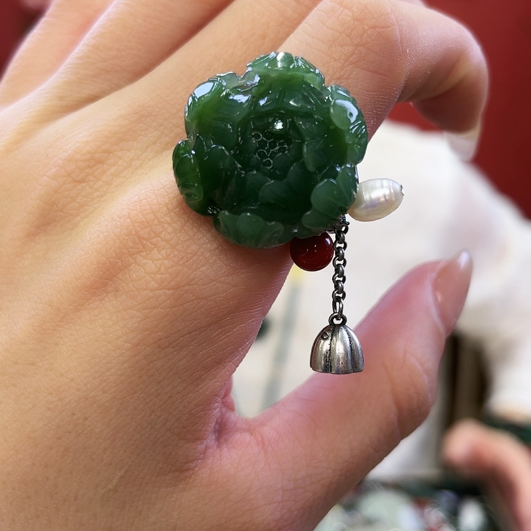 和田玉（碧玉）戒指未镶嵌牡丹