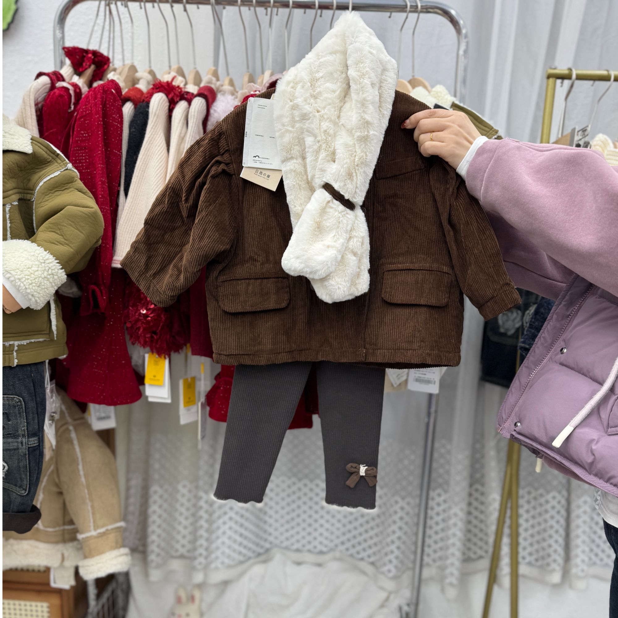 A002云而屋儿童灯芯绒外套