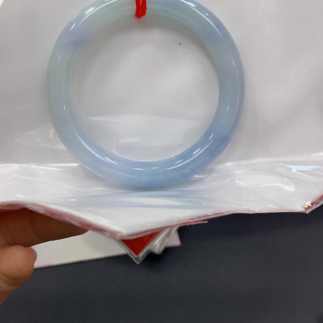 翡翠手镯未镶嵌?*心翡翠