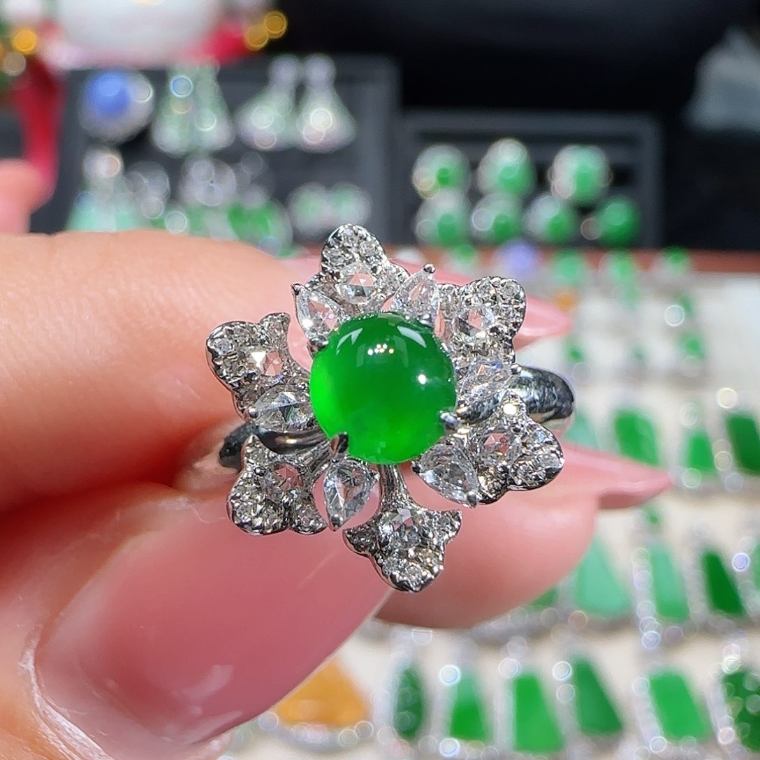 翡翠吊坠(不含链)18K金镶嵌C****e