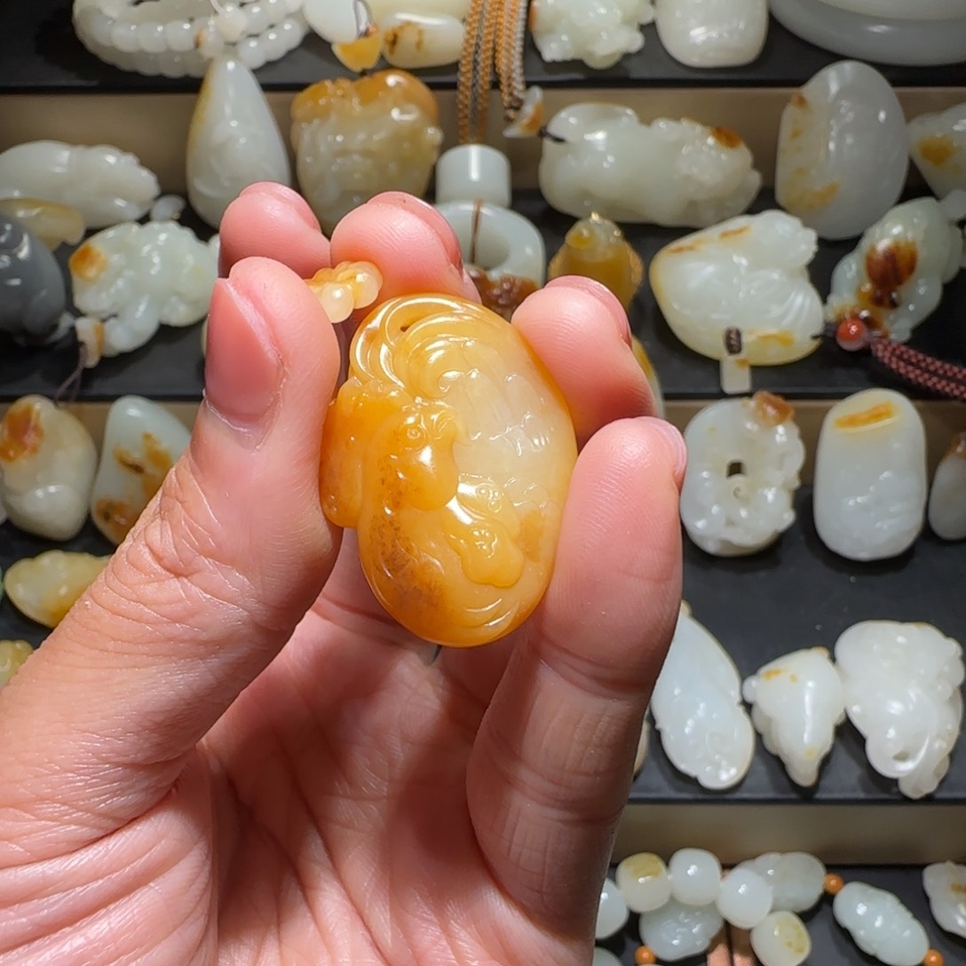 和田玉颈饰未镶嵌阜****厂