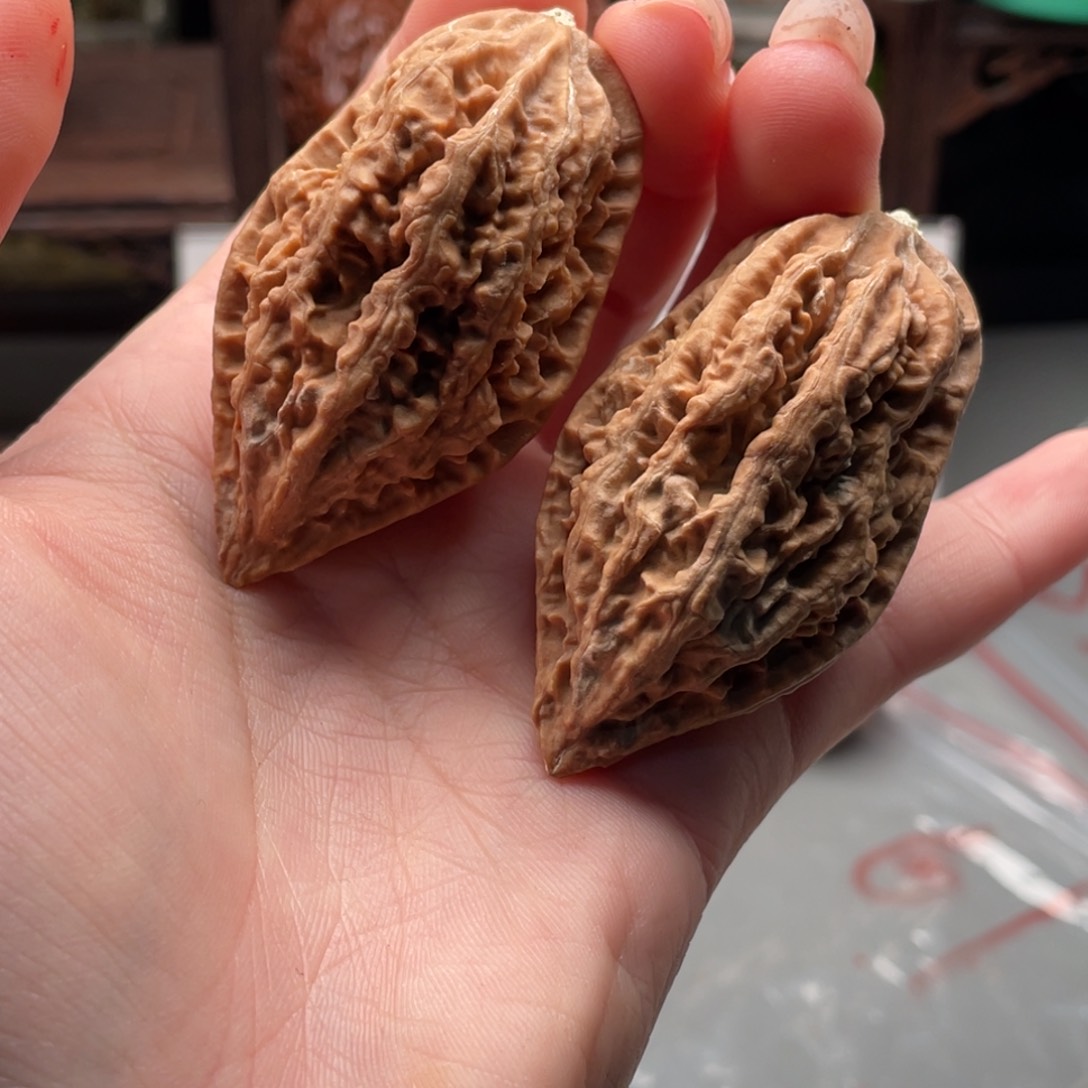 文玩核桃把件小楸千55花皮