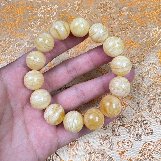 16.5mm 34.88 精品原矿瓷白妖花俄料蜜蜡手串 保真保质检有证书