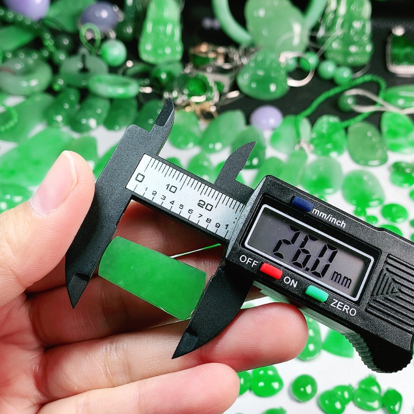 【闪购商品】翡翠颈饰未镶嵌所*翡翠26*13*3.7