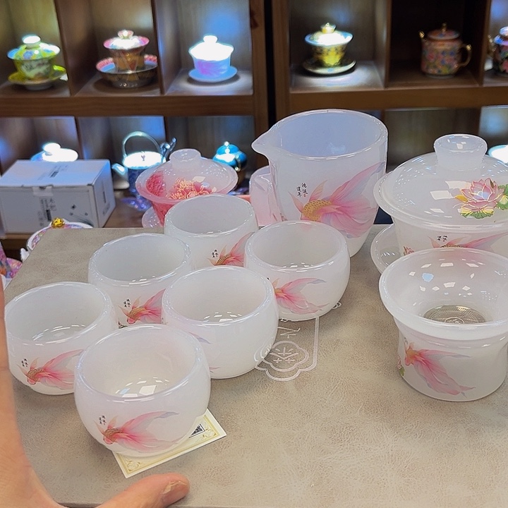 段泥茶杯吧啦吧啦的说了