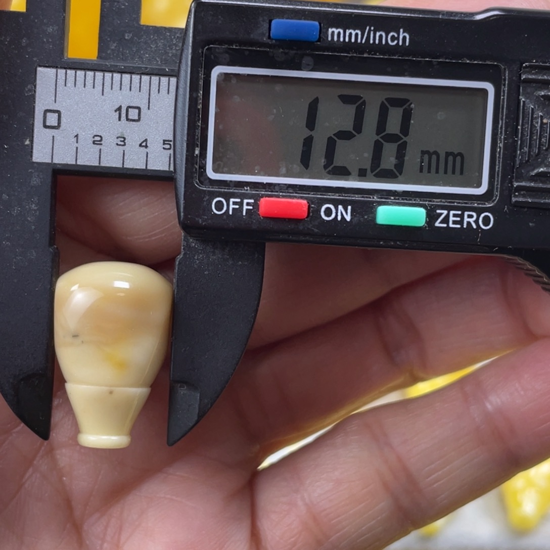 蜜蜡未镶嵌裸石13杂